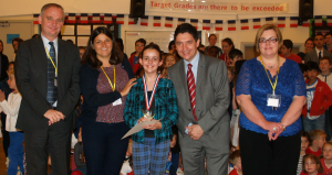 25 ans, Les Poussins, Milton Keynes, 11 ans